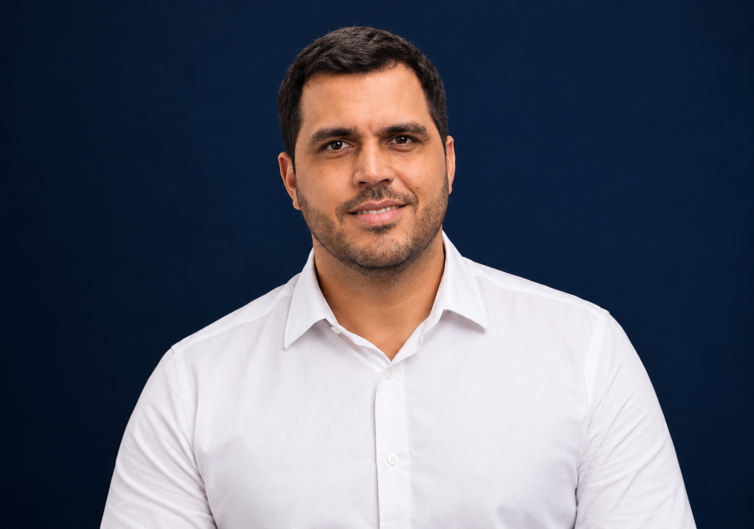 Retrato de Alison França, consultor imobiliário
